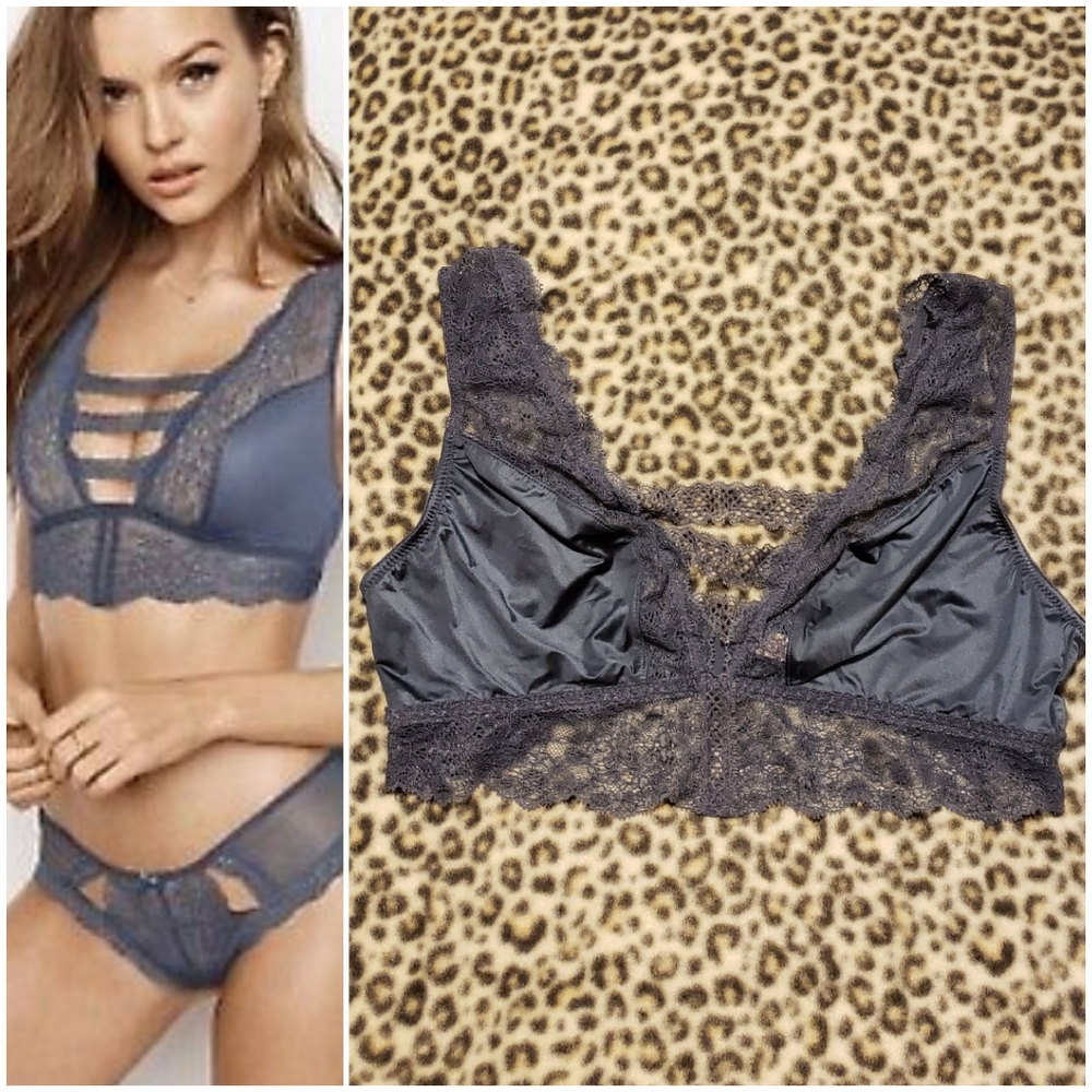 2017 Victoria's Secret Very Sexy Chantilly Lace Plunge Bralette, Size M, Blue